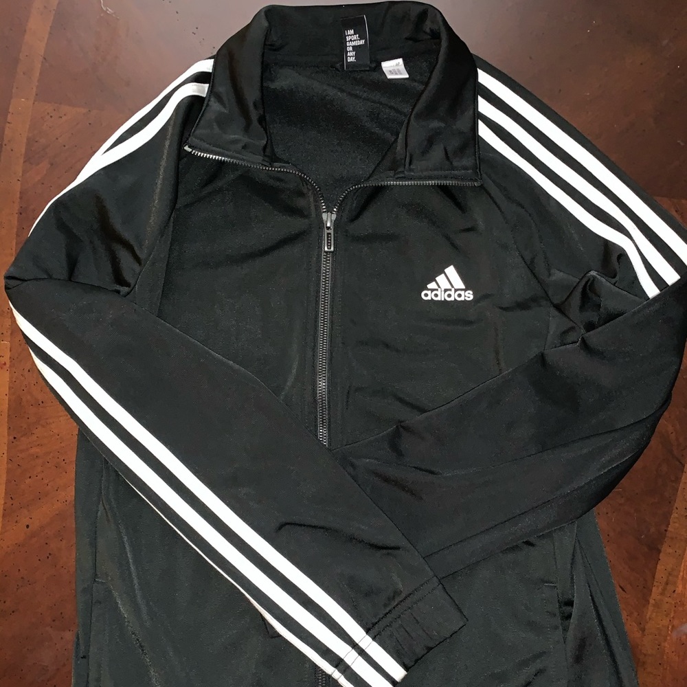 Adidas lightweight zip up jacket women’s